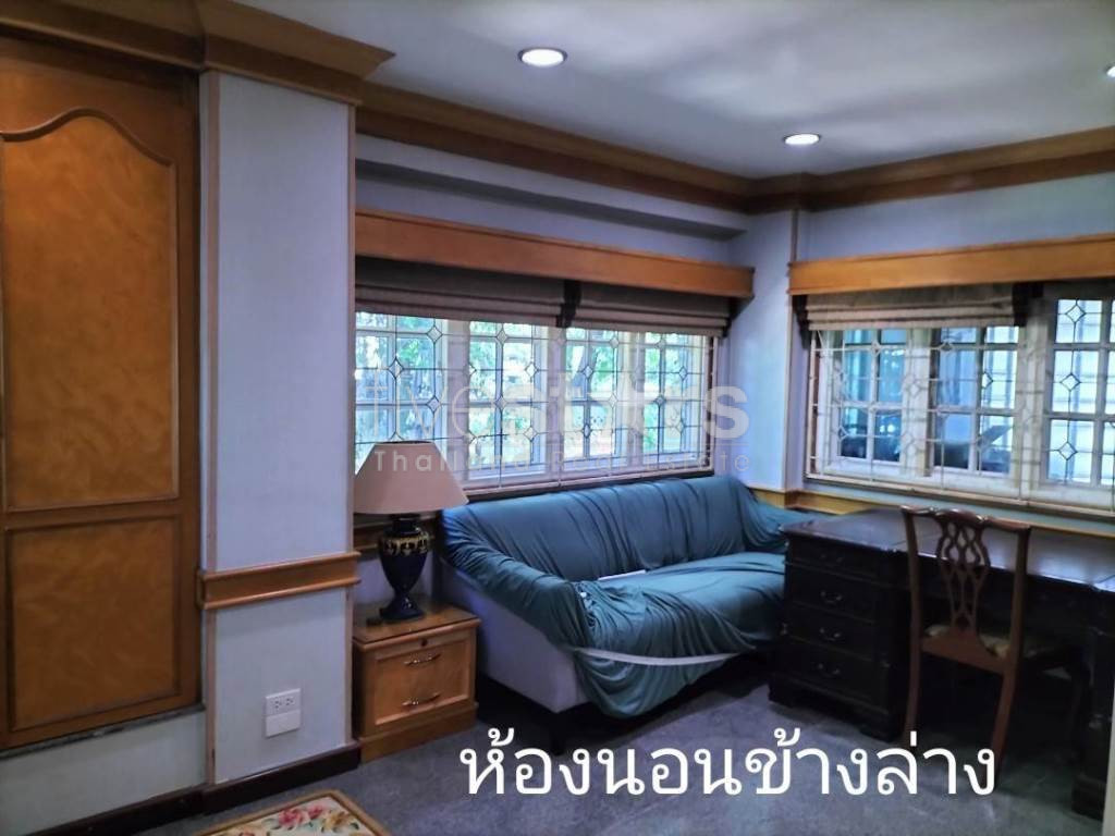 4-bedroom house in compound for sale on Ramkhamhaeng 164, photo 8