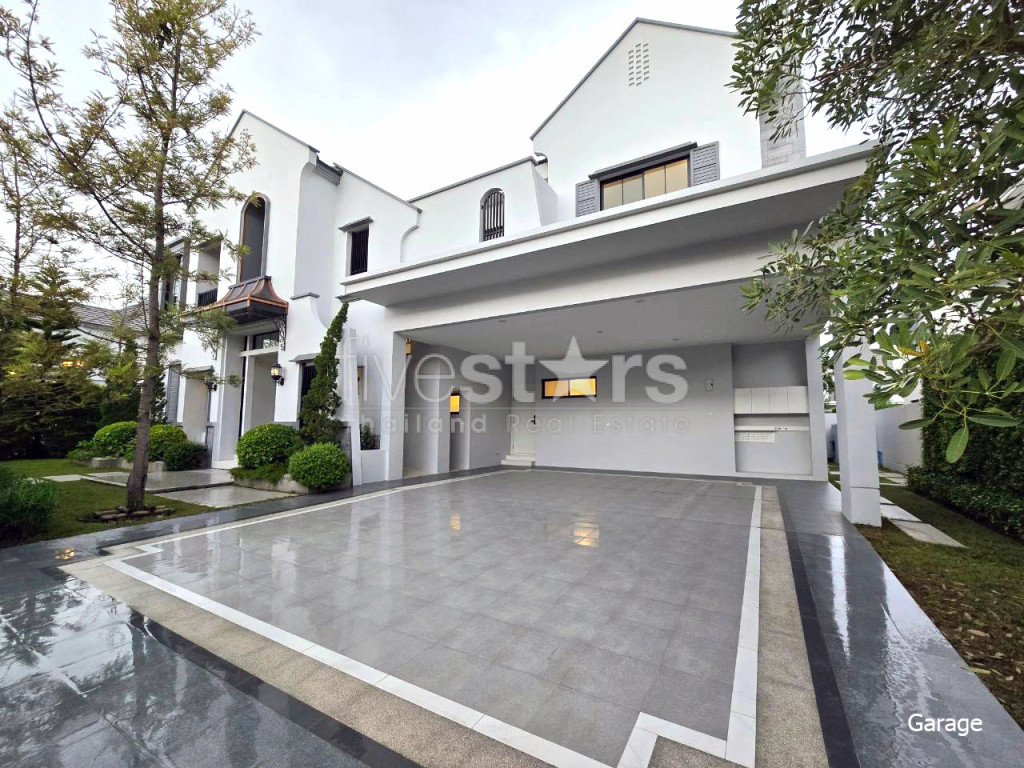 Maison de 4 chambres à Louer à Bangkok - Quartier Saphan Sung