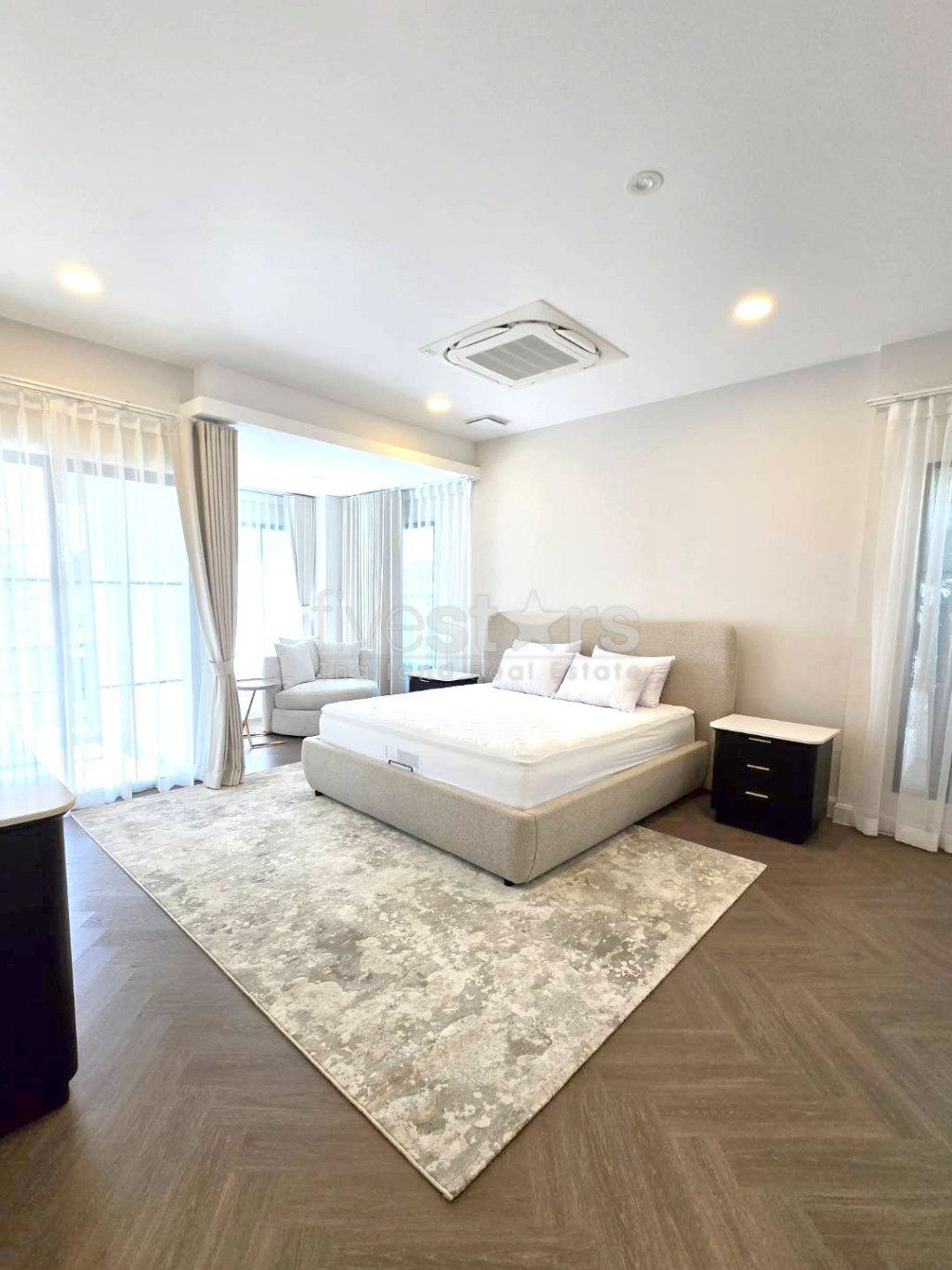 Maison de 4 chambres à Louer à Bangkok - Quartier Saphan Sung, photo 10