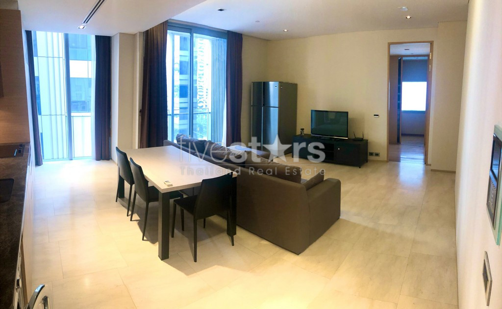Modern 2-bedroom condo for sale close to Lumpini Park