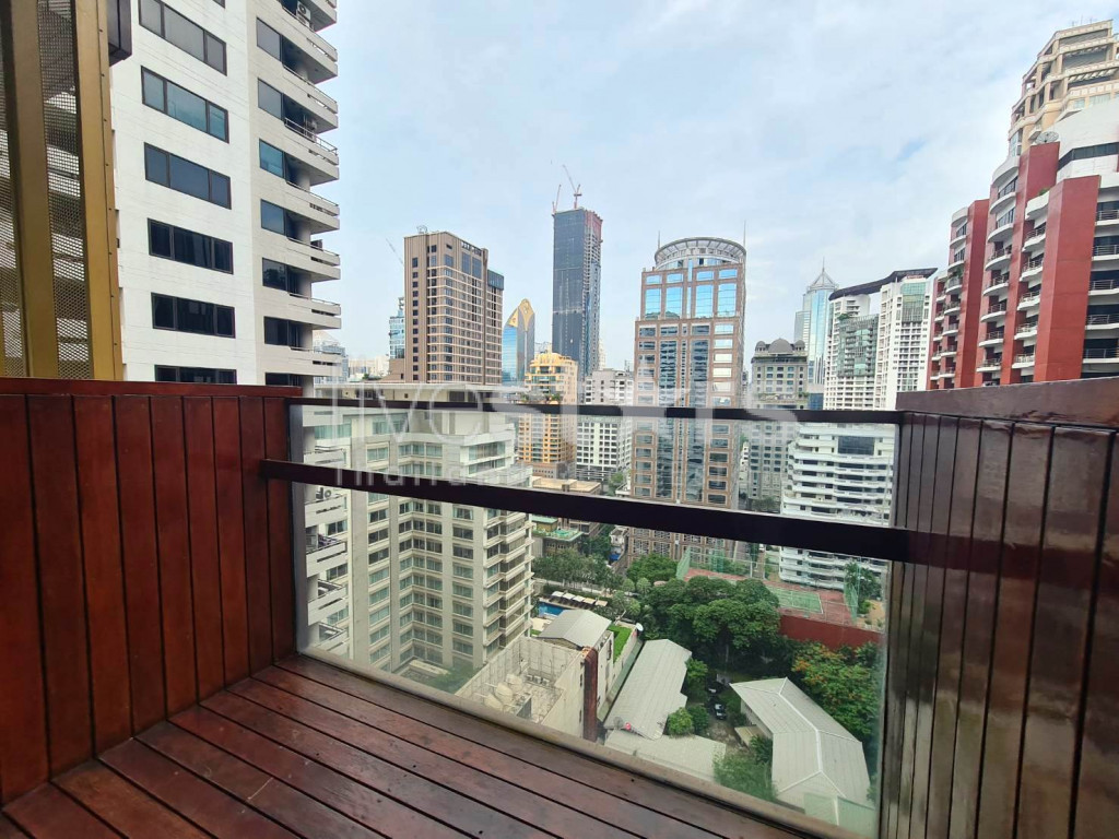 2-bedroom condo for sale close to Ratchadamri BTS station, photo 6