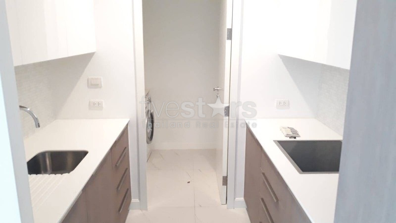 2-bedroom condo for sale close to Ratchadamri BTS station, photo 12