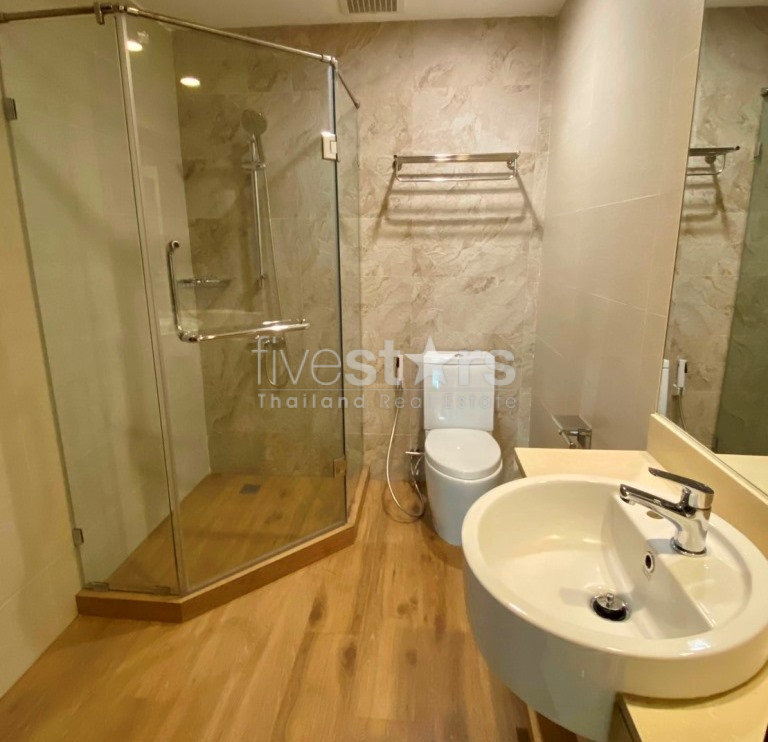 Condo spacieux de 2 chambres à louer à proximité de la station Ratchadamri BTS, photo 14