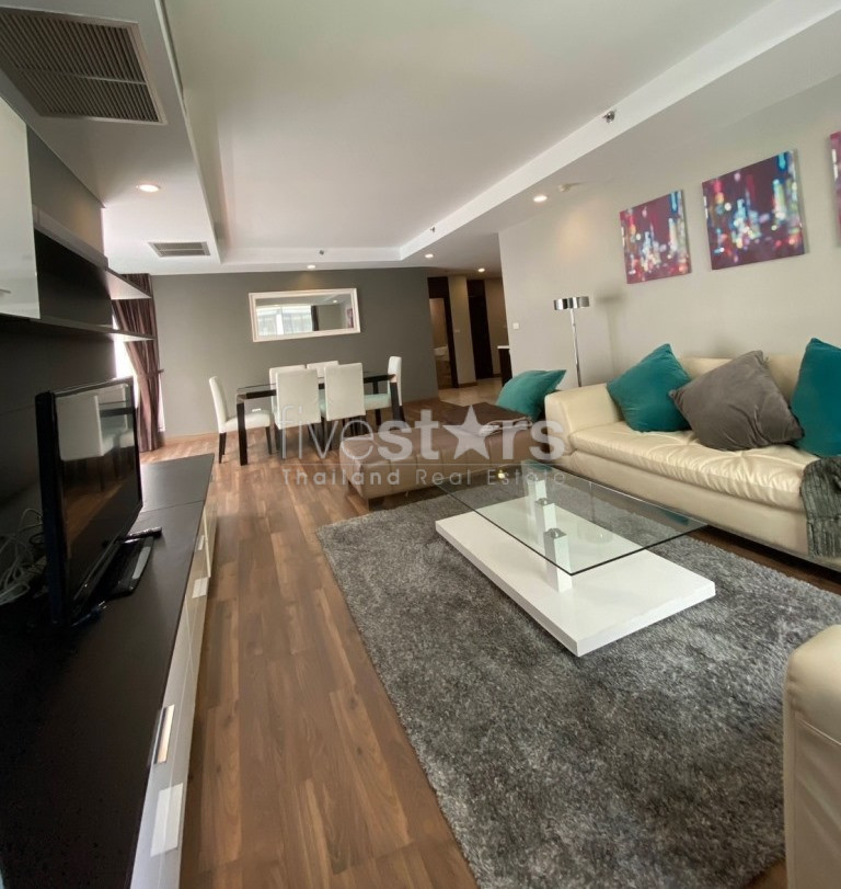 Condo spacieux de 2 chambres à louer à proximité de la station Ratchadamri BTS, photo 2