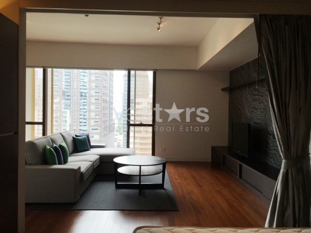 1-bedroom condo for sale close to Ratchadamri BTS station