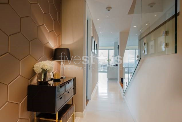 Penthouse en duplex de 2 chambres à louer près de la station de BTS Ratchadamri, photo 12