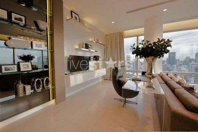 Penthouse en duplex de 2 chambres à louer près de la station de BTS Ratchadamri, photo 6