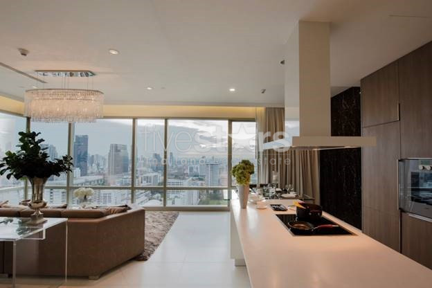 Penthouse en duplex de 2 chambres à louer près de la station de BTS Ratchadamri, photo 5