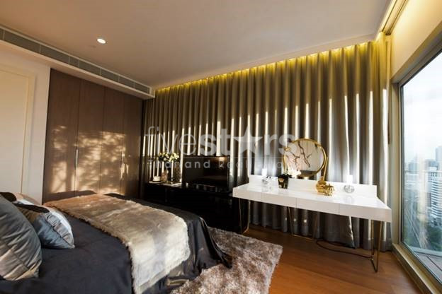 Penthouse en duplex de 2 chambres à louer près de la station de BTS Ratchadamri, photo 9
