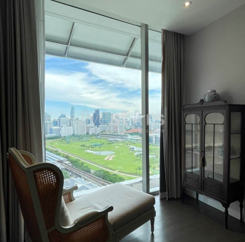 1 bedroom condo for sale close to Ratchadamri BTS station, photo 2