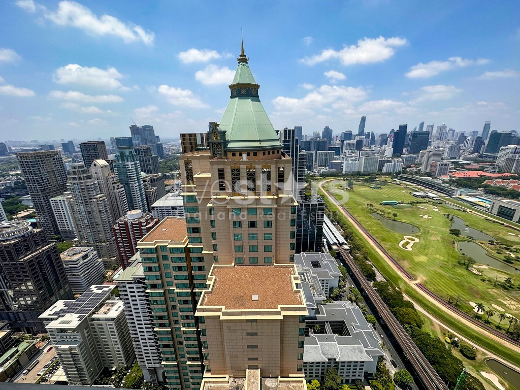 2-bedroom high-end condo for sale close to BTS Ratchadamri, photo 2