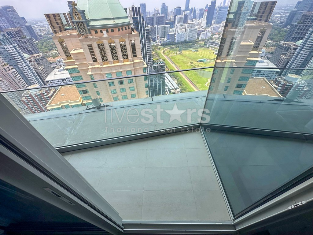 2-bedroom high-end condo for sale close to BTS Ratchadamri, photo 9