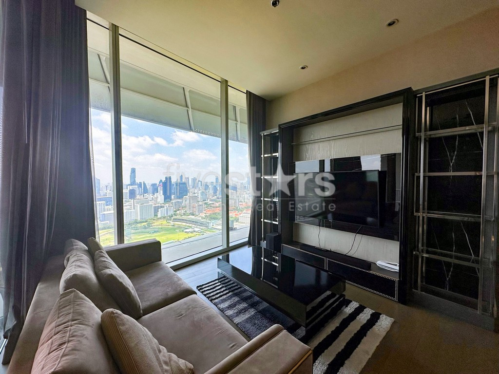 2-bedroom high-end condo for sale close to BTS Ratchadamri, photo 3