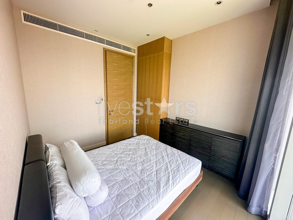 2-bedroom high-end condo for sale close to BTS Ratchadamri, photo 11