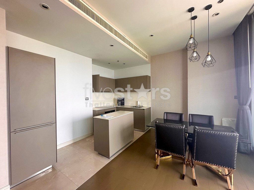 2-bedroom high-end condo for sale close to BTS Ratchadamri, photo 4