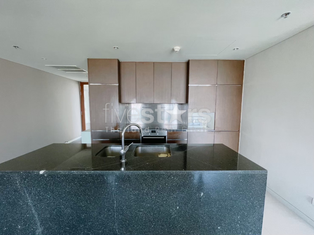 Condo spacieux de 2 chambres à louer près du BTS Ratchadamri, photo 9