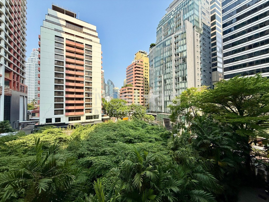 2-bedroom spacious condo for sale close to BTS Saladaeng, photo 4