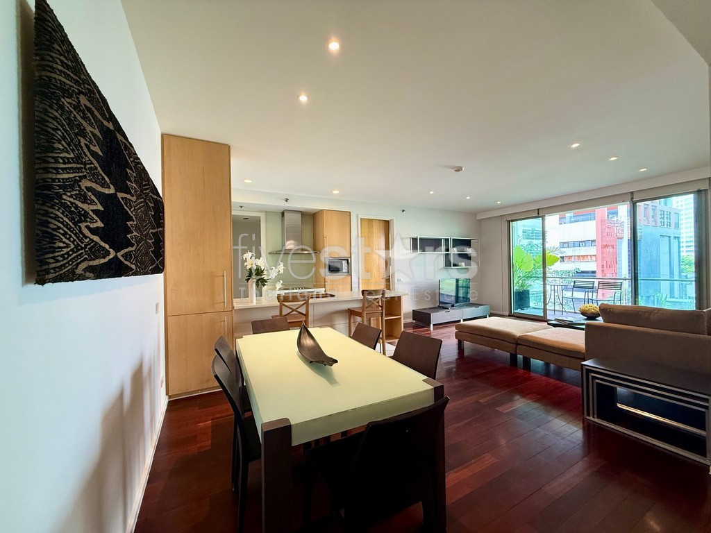 2-bedroom spacious condo for sale close to BTS Saladaeng