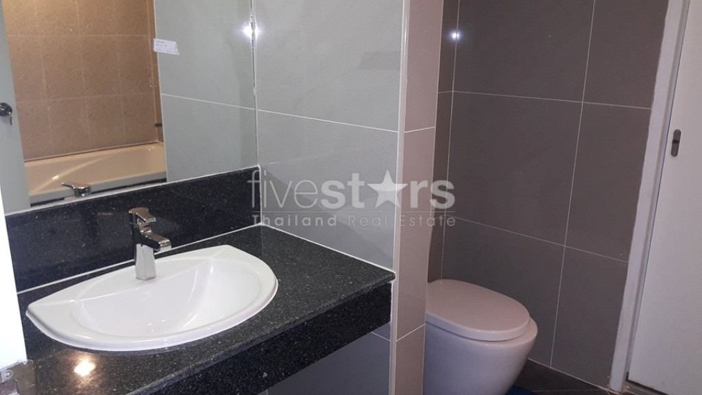 Renovated unit 1 bedroom condo for rent near BTS Rajdamri, photo 4