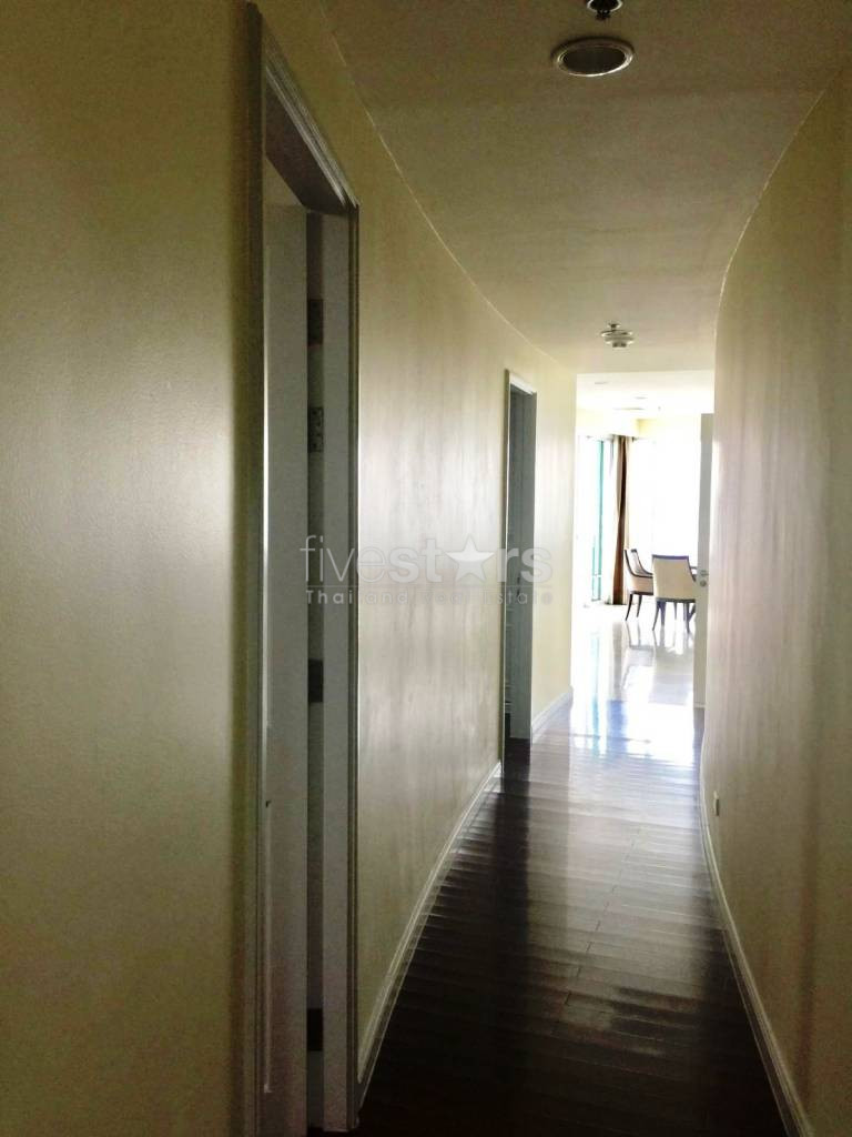 3 bedrooms condo for rent near BTS Ratchadamri, photo 4