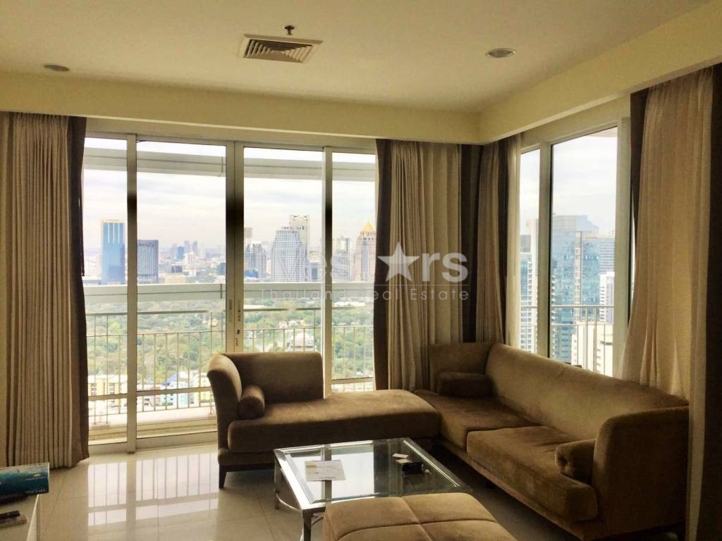 3 bedrooms condo for rent near BTS Ratchadamri