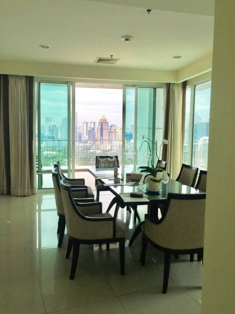 3 bedrooms condo for rent near BTS Ratchadamri, photo 2