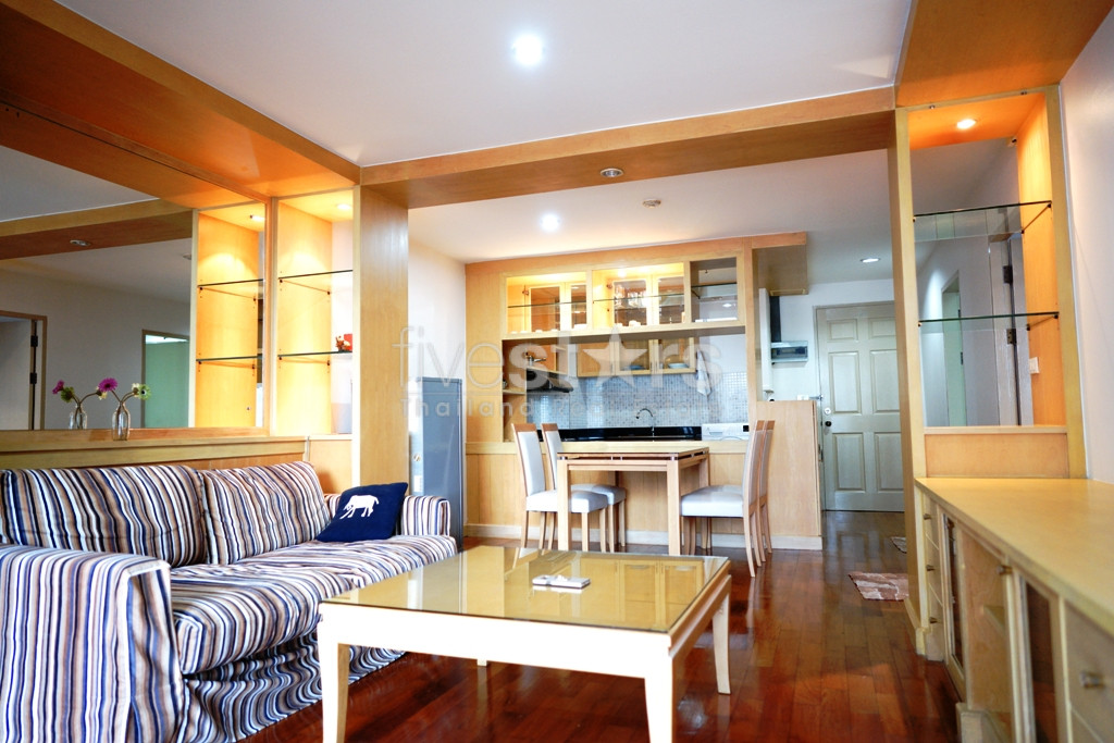 Large 1 bedroom condo for rent in Ratchadamri