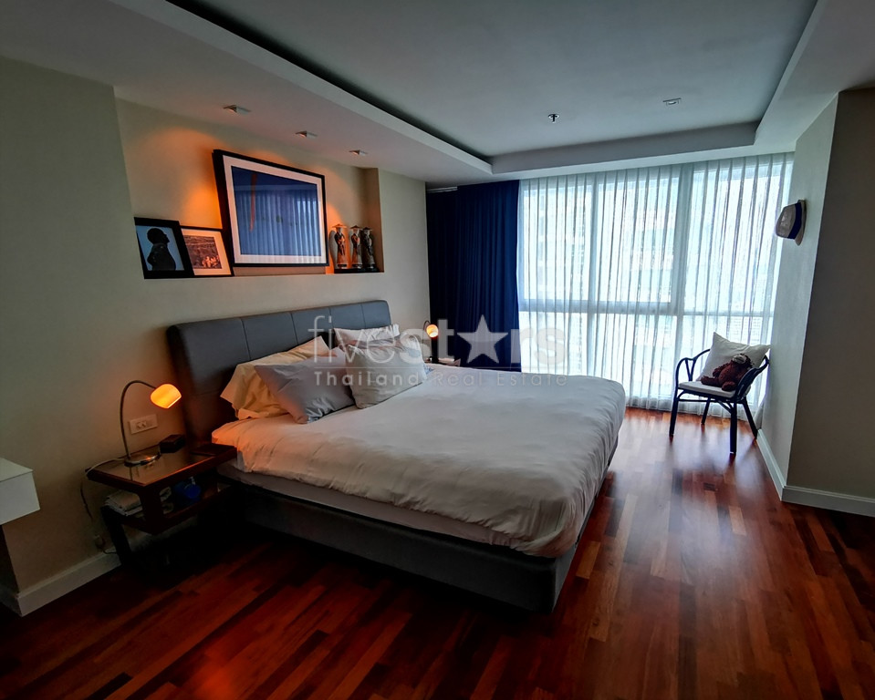 2 bedroom duplex condo for sale close to Ratchadamri BTS station, photo 6