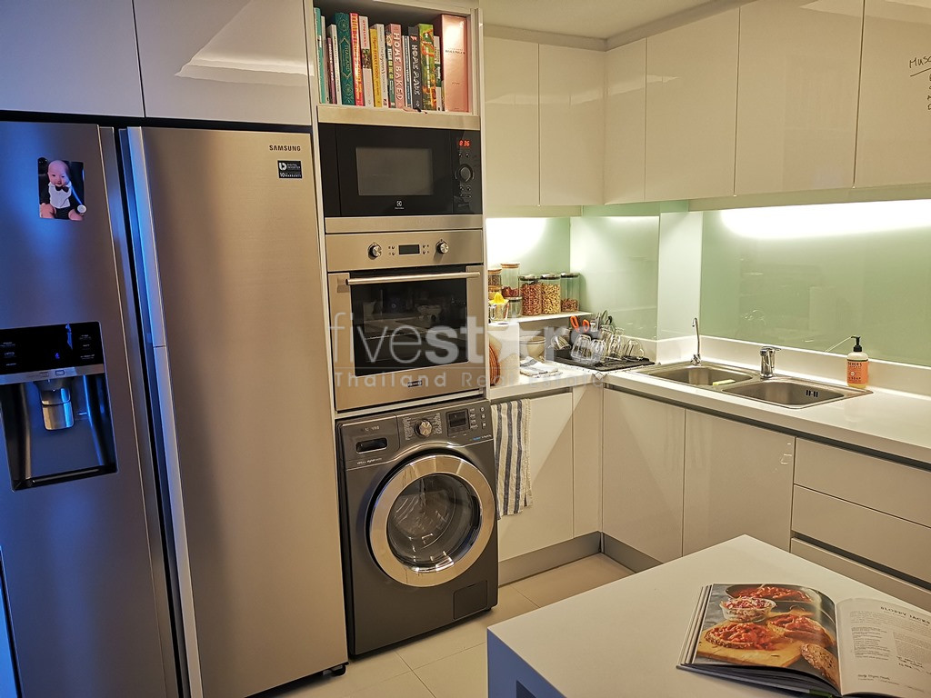 2 bedroom duplex condo for sale close to Ratchadamri BTS station, photo 10