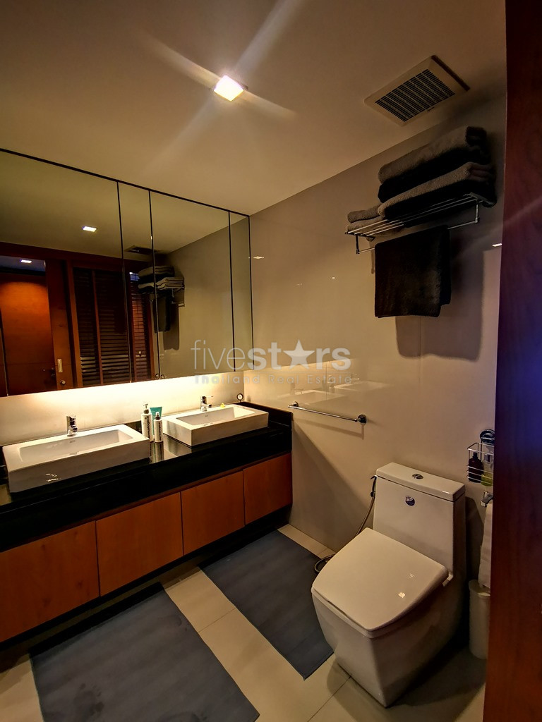 2 bedroom duplex condo for sale close to Ratchadamri BTS station, photo 13
