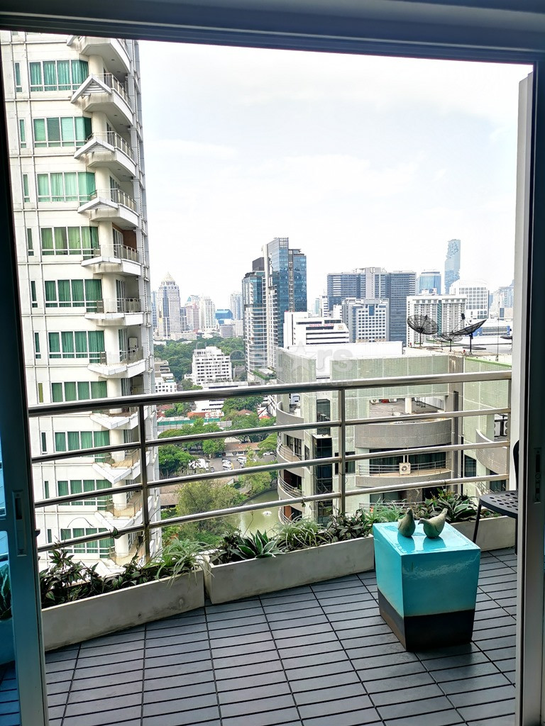 2 bedroom duplex condo for sale close to Ratchadamri BTS station, photo 14