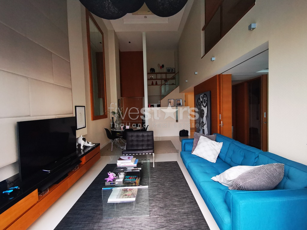 2 bedroom duplex condo for sale close to Ratchadamri BTS station