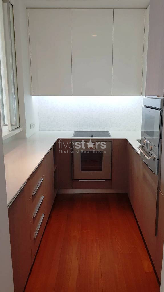 2 bedrooms condo for rent near BTS Ratchadamri, photo 5
