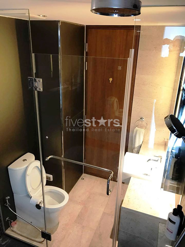 2 bedrooms condo for rent near BTS Ratchadamri, photo 11
