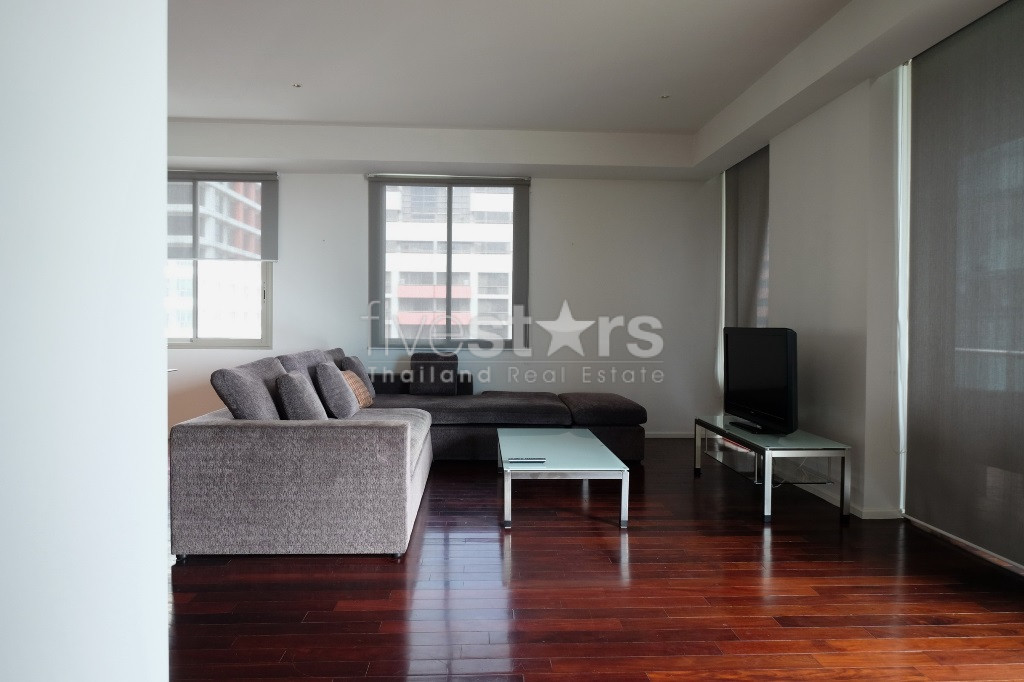 Condo de 2 chambres à louer près de la station de BTS Saladaeng