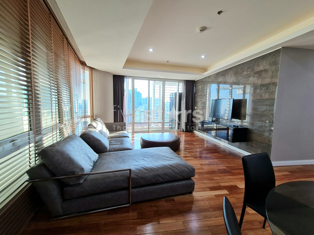 2 bedroom newly remodeled condo for rent close to BTS Ratchadamri