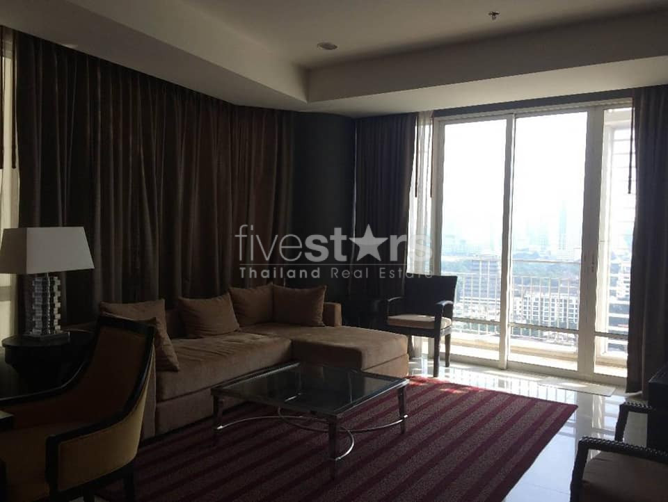 2-bedroom condo for sale close to BTS Ratchadamri, photo 2