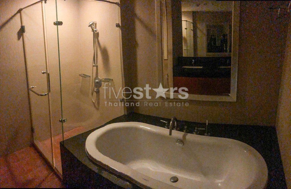 2-bedroom condo for sale close to BTS Ratchadamri, photo 10
