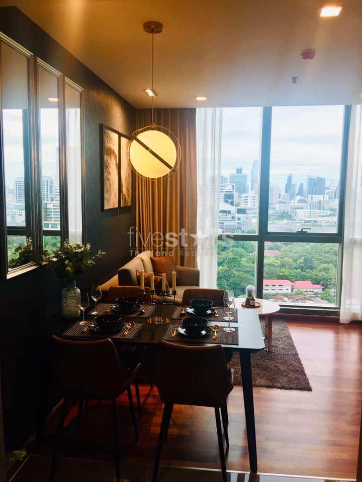 Modern 2 bedrooms condo for rent near BTS Ratchathewi