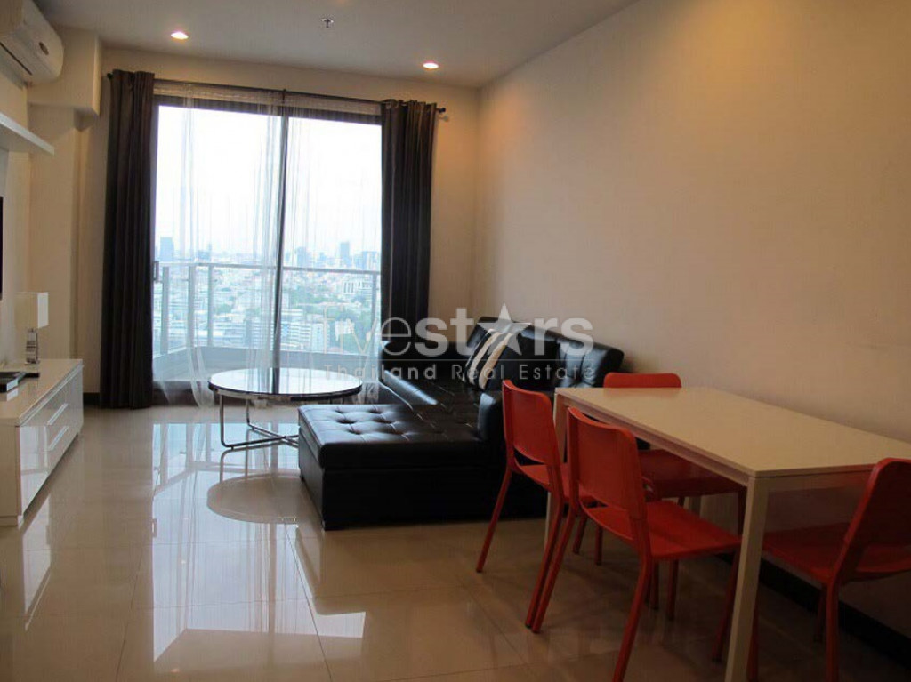Spacious 1 bedroom for sale in Ratchatewee