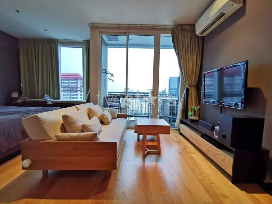 Studio for sale close to Ratchathewi BTS Station