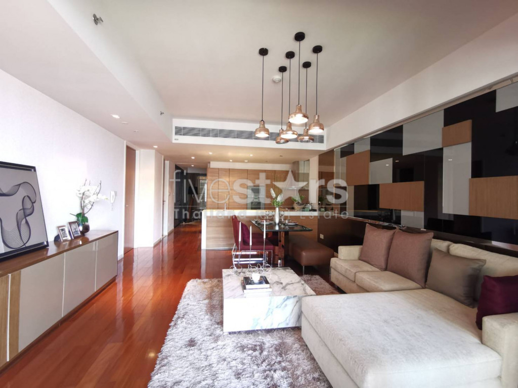 Spacieux condo de 2 chambres à louer sur Rama 3
