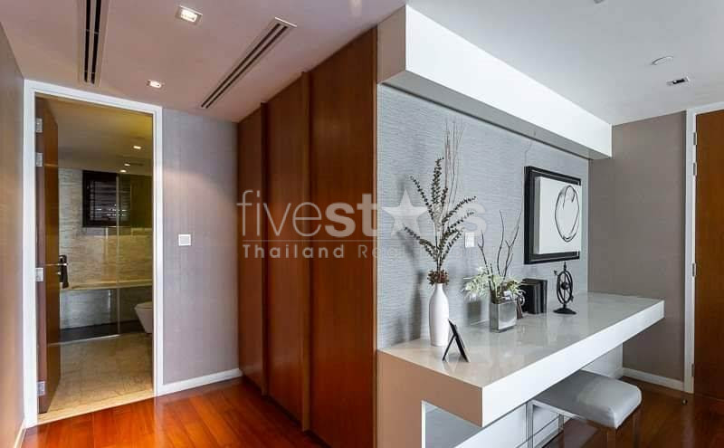 Spacieux condo de 2 chambres à louer sur Rama 3, photo 6