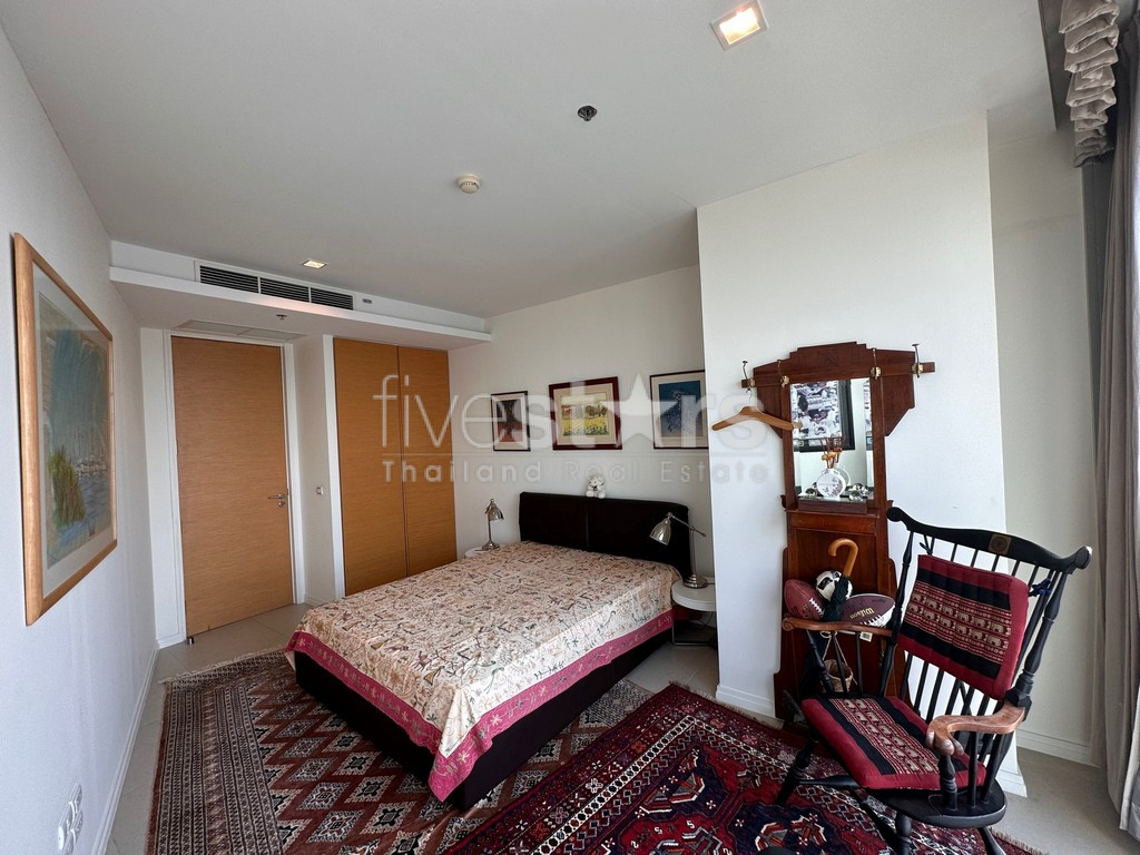3-bedroom modern condo for sale on the Chao Phraya riverside, photo 13