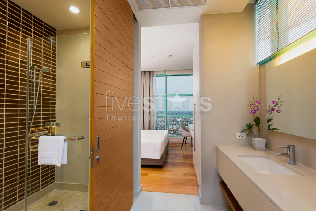 Grand 3 chambres à louer au bord de la rivière sur Sathorn, photo 14