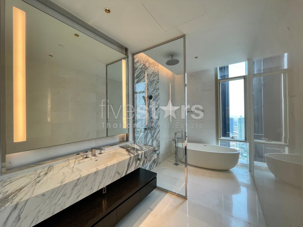 Grand condo de luxe d'une chambre à louer à Four Seasons Private Residence, photo 10
