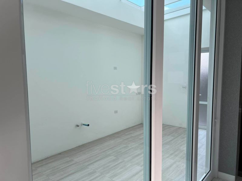 Luxury townhome  for sale on Rama3, photo 13