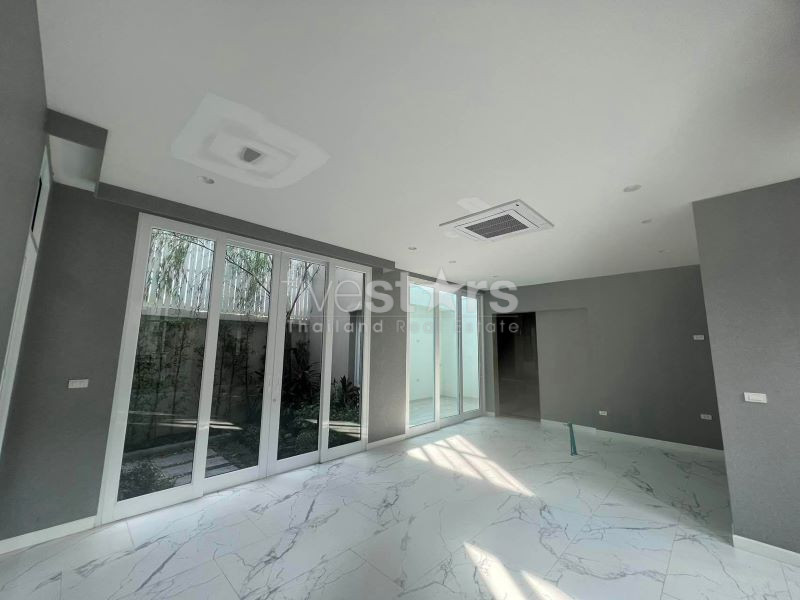 Luxury townhome  for sale on Rama3, photo 8