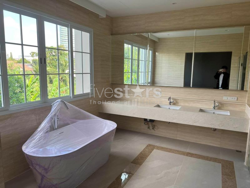 Luxury townhome  for sale on Rama3, photo 14