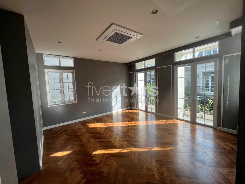 Luxury townhome  for sale on Rama3, photo 6